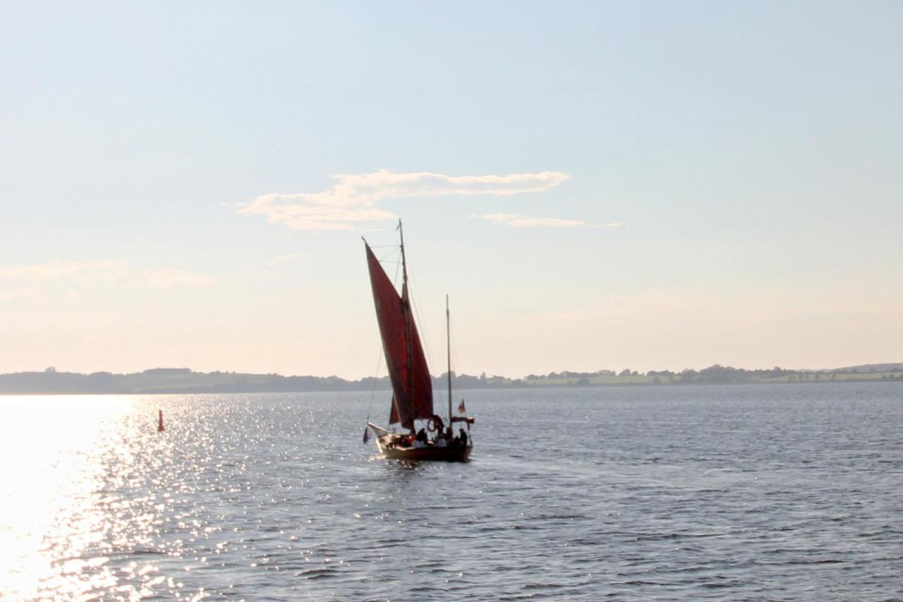 Strandnah Mit Balkon, Gratis Nutzung Vom Ahoi Erlebnisbad Und Sauna In Sellin - Strandhaus Moenchgut Fewo21 洛布 外观 照片